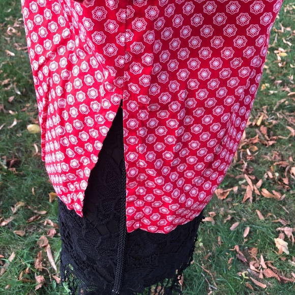 Vintage red floral blouse like Rosie the Riveter - Picture 8 of 8